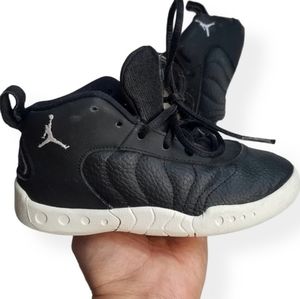 NIKE Air Jordans Toddler / Kids Black High-Top Sneakers Size 10